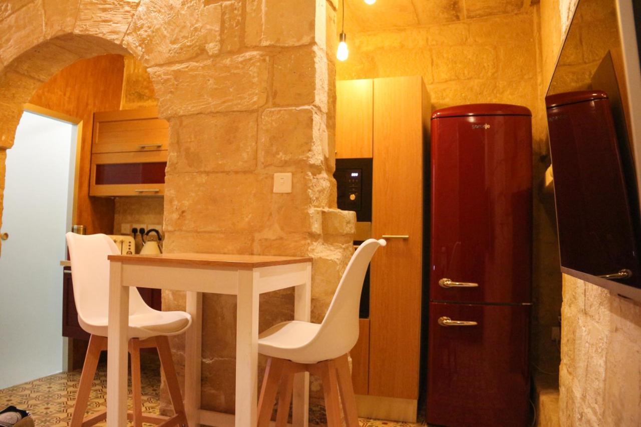 Malta'S Naughtiest Cabaret Apartment Il-Furjana Exterior photo