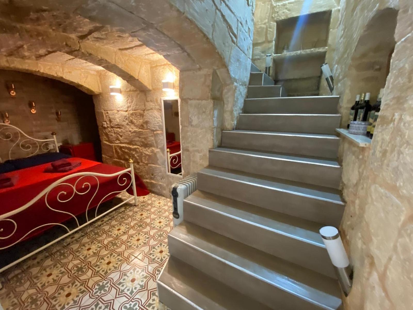 Malta'S Naughtiest Cabaret Apartment Il-Furjana Exterior photo